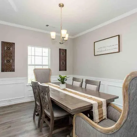 One Chance Luxury Estate - King & Queen Suites!